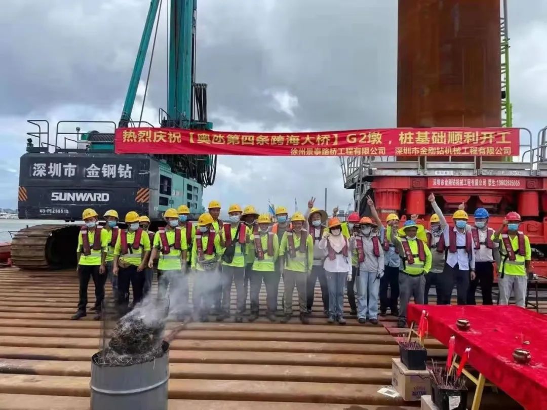 乘风破浪的旋挖钻机！山河智能助建澳氹第四跨海大桥